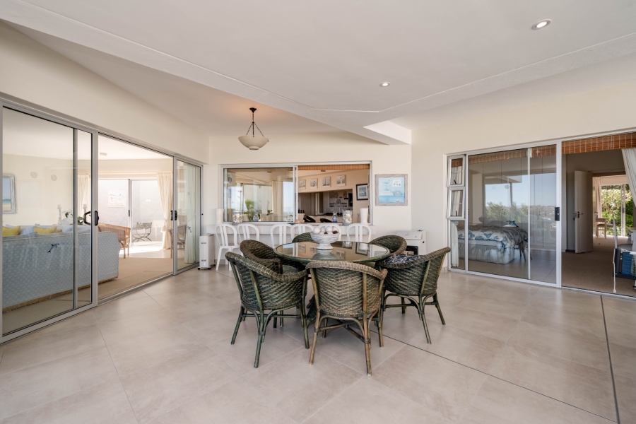 5 Bedroom Property for Sale in Signal Hill Western Cape